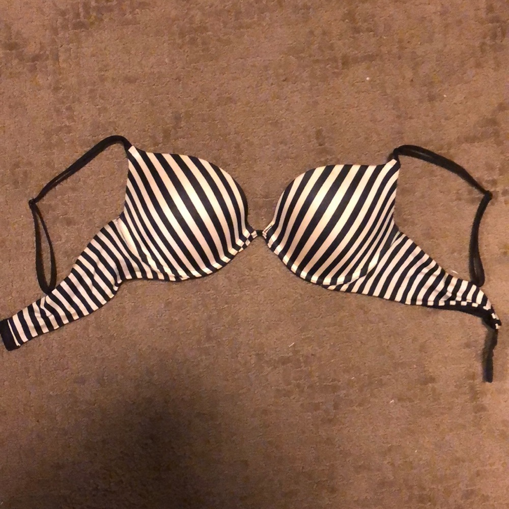 Never worn Victoria secret bra